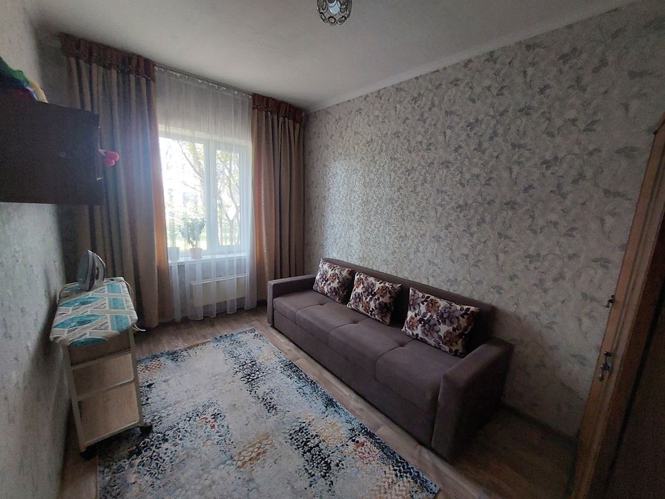 Продаёт 4х комнатная квартира