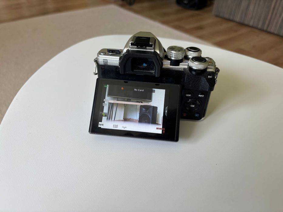Olympus OM-D E-M10 Mark II - тяло
