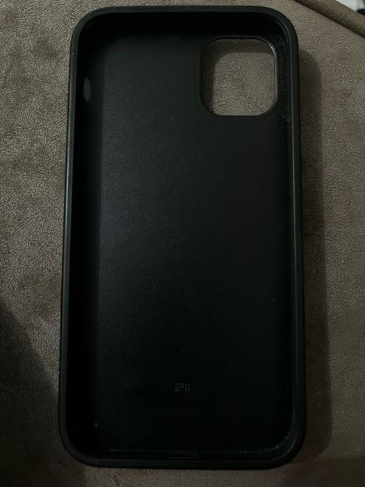 Продам чехол на айфон 11