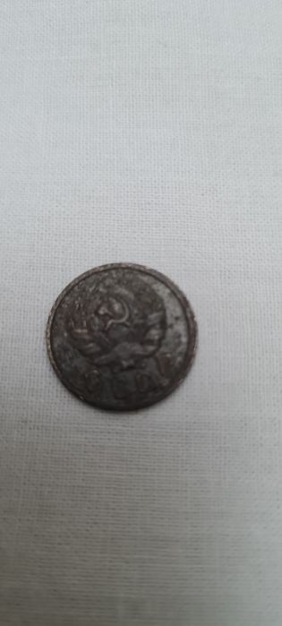 Продаю старые монеты