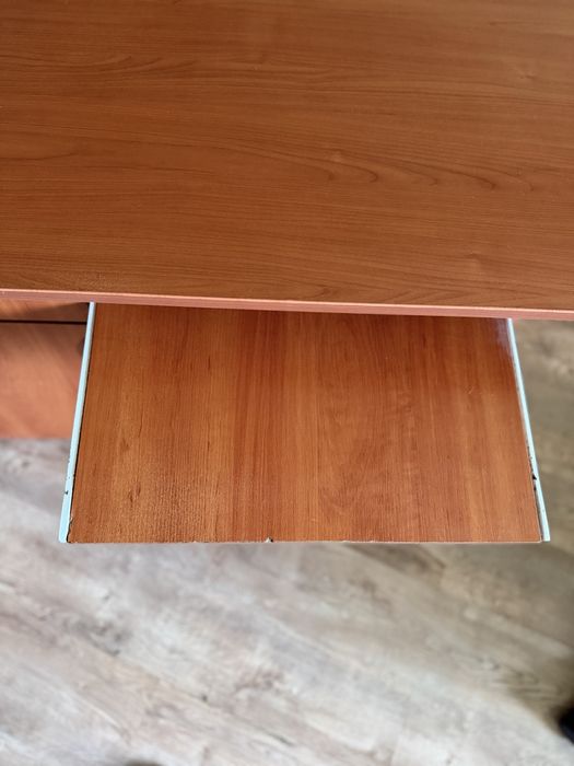 Бюро за компютър 60 х 125 см