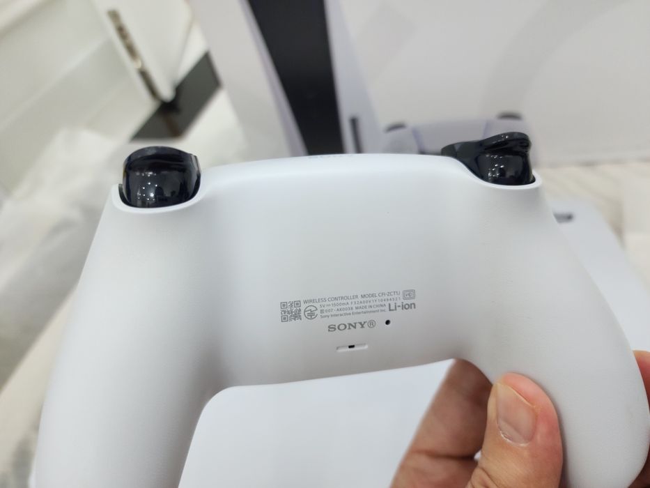 Продам PS5 Disc Edition с играми. См. фото.