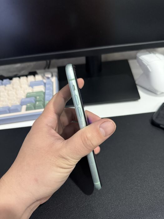 Продам iPhone 11
