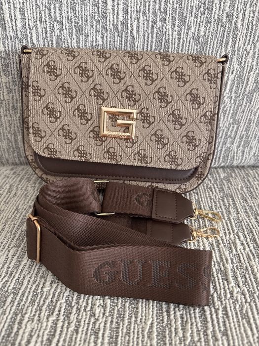 Нова чанта на Guess