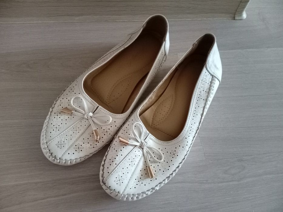 Продам босоножки обувь