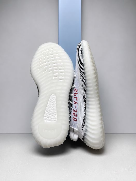 Yeezy 350 zebraa