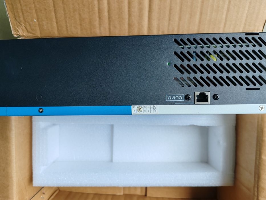 Invertor Easun hibrid