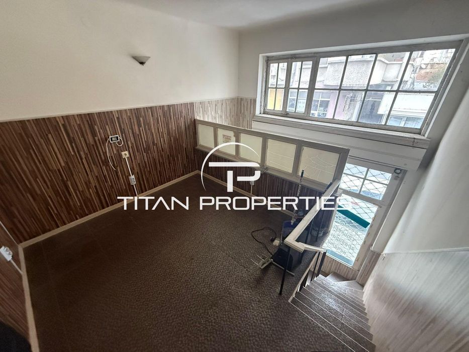 Дава се под наем Офис в Бургас, Център - 24 кв.м за 357 € - Снимка #4