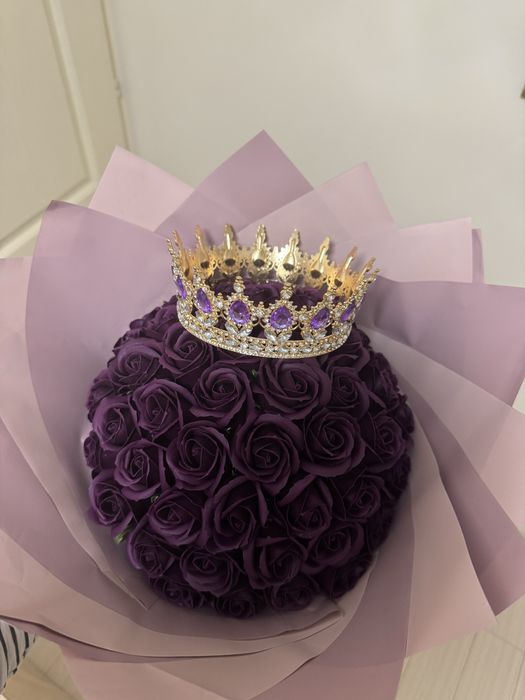 Buchet mov de trandafiri