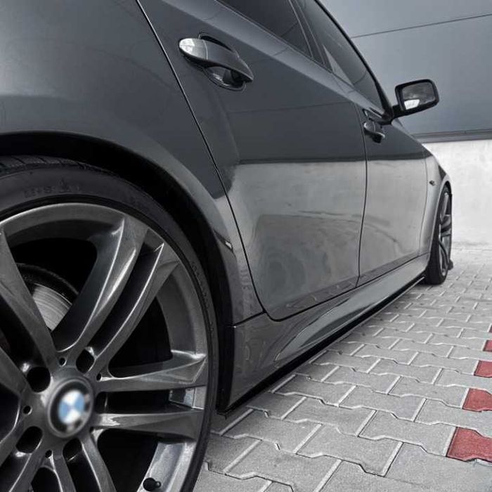 Set Extensii Prelungiri Praguri Laterale Dedicate BMW E60 E61, Lucios