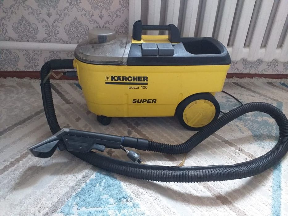 Продам профессиональное моющий пылесос KARCHER PUZZI  100