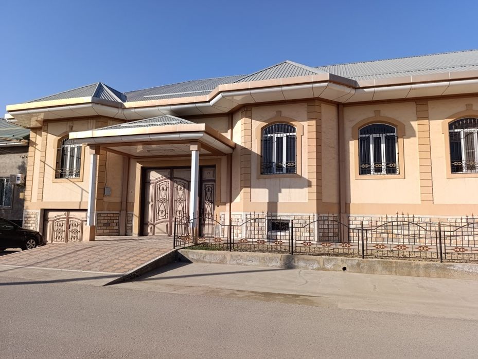 Qarshi shahar Aralovulda Erkatoy bogʻcha roʻparasi
