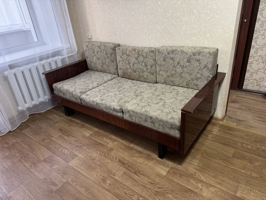 Продам диван. В центре