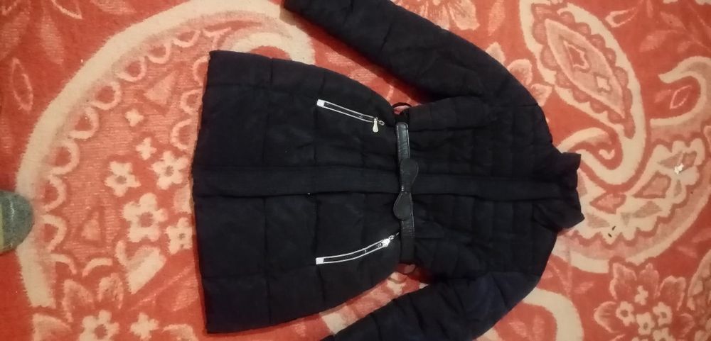 Куртки на девушек