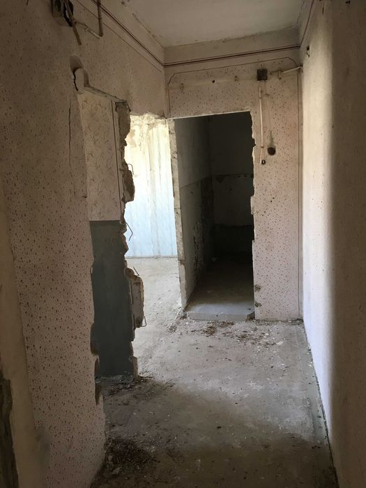 Vând bloc, comuna Gogoșu, Mehedinți, PF2, necesită renovare. 10.000 €