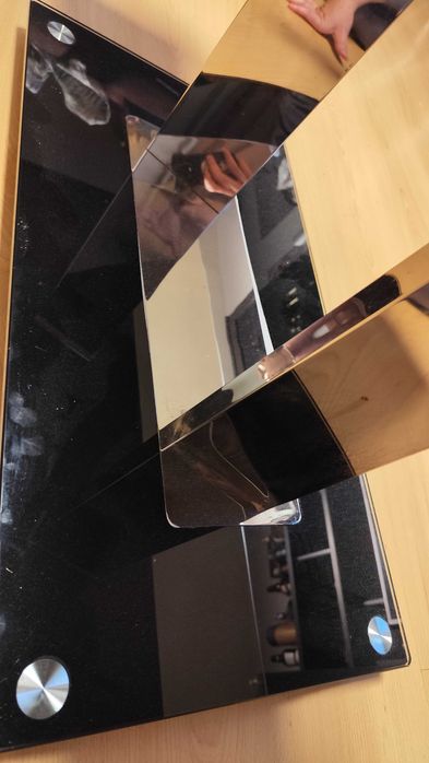 Стъклена холна маса и столове