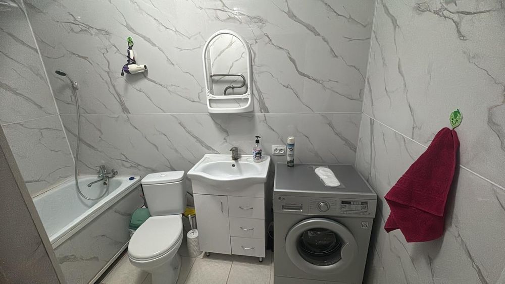 12мкр бір бөлмелі пәтер жалға берілді!