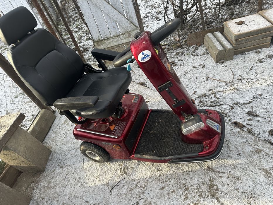 Scuter/carucior electric pentru varstnici