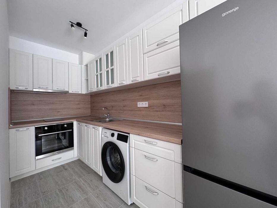 Дава се под наем Двустаен апартамент в Бургас, Възраждане - 80 кв.м за 612 € - Снимка #6