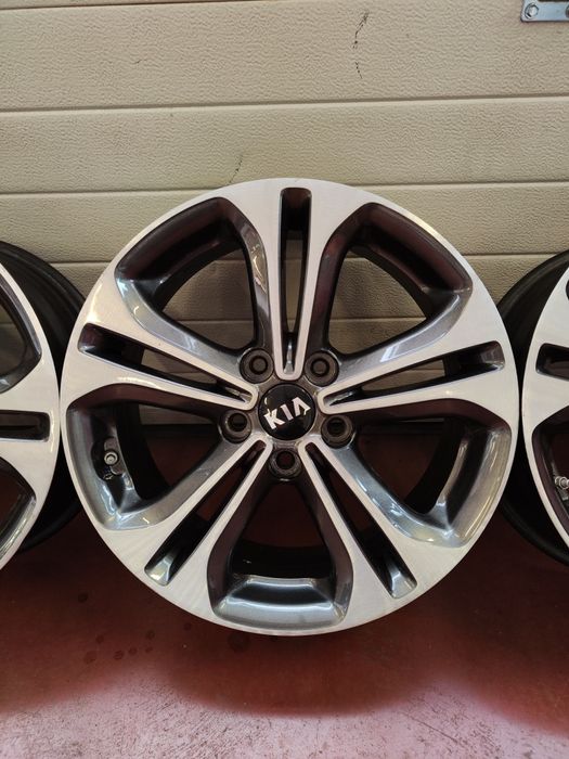 17"5x114.3/67.1 оригинални джанти от Kia