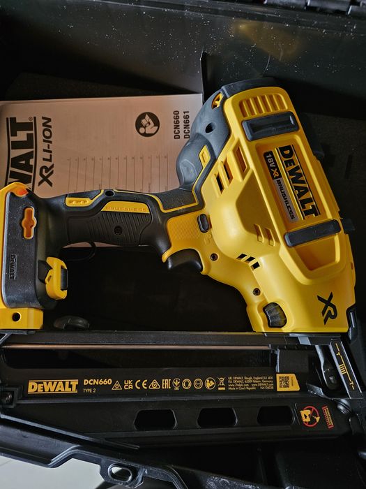 Pistol cuie dewalt DCN660