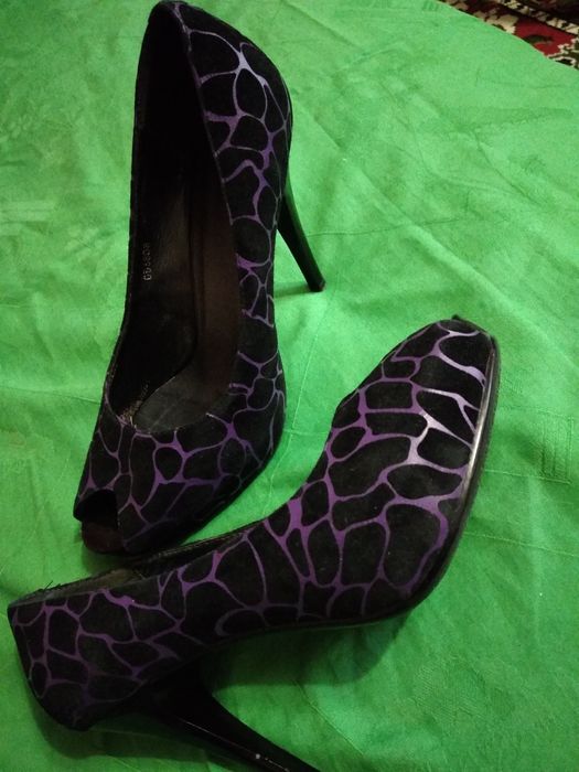 Продам туфли замшевые