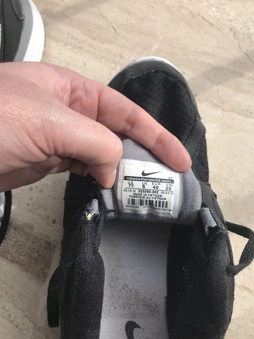 Adidasi NiKE marimea 40
