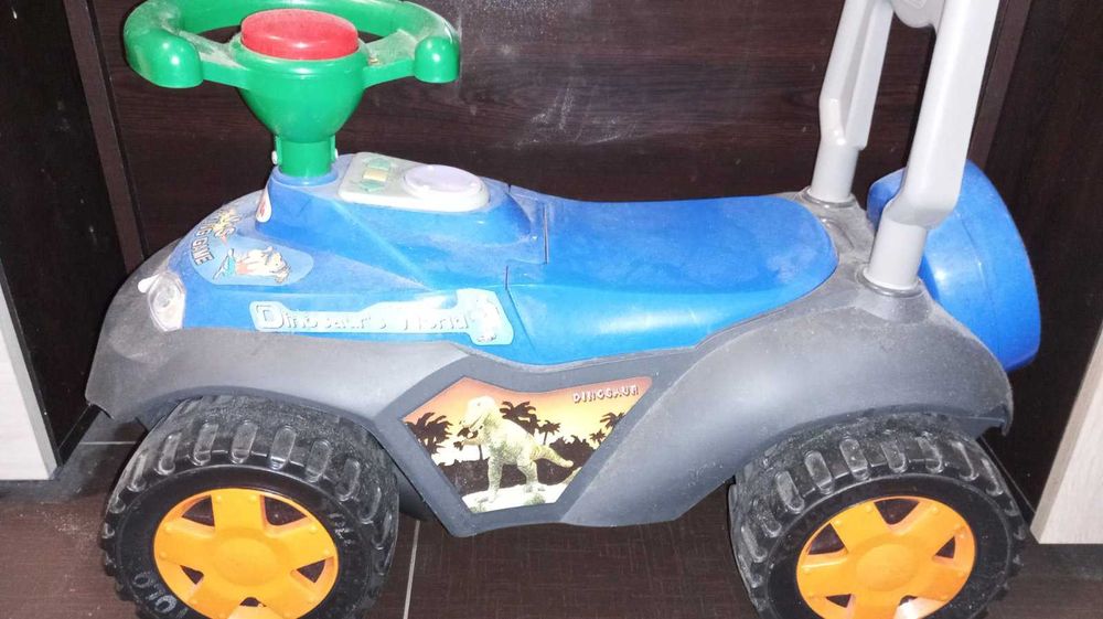 Детска кола за бутане, каране