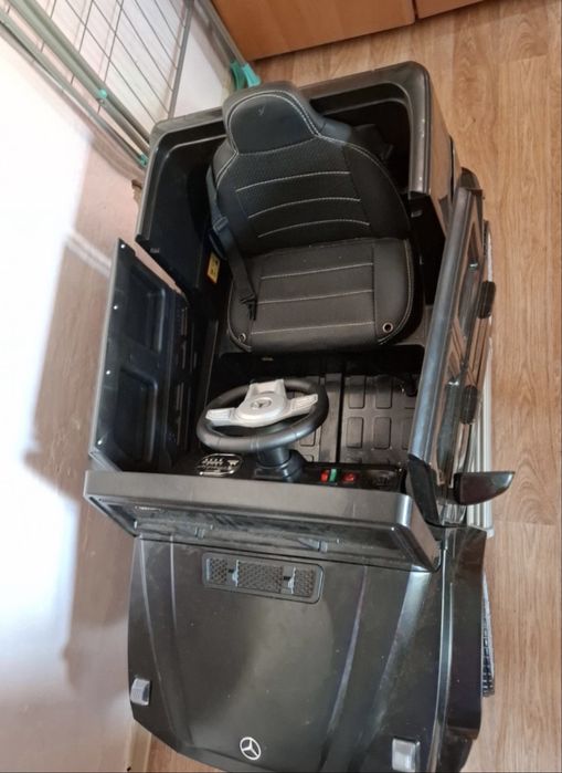 Детская машина автомобиль мерседес