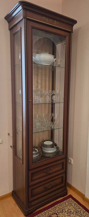 Сервант / Шкаф витрина/ шаф для посуды