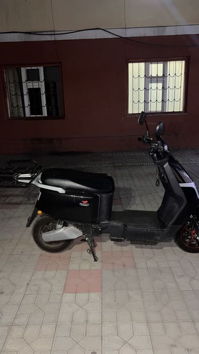 Elektr moped sotiladi