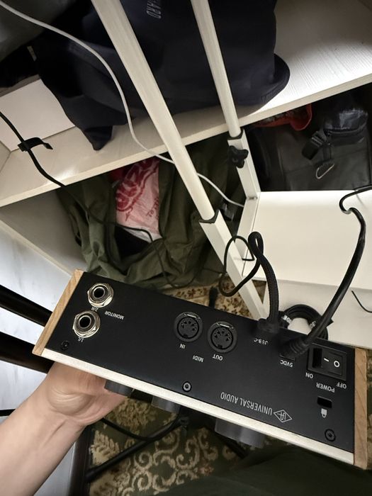 Universal audio volt 276