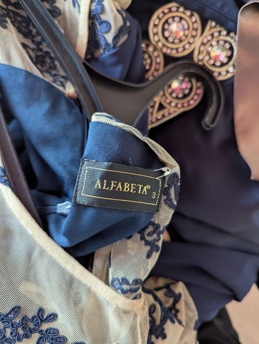 Продам платья вечерние, нарядные