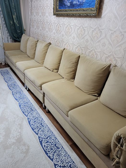 Продаю диван для гостиной