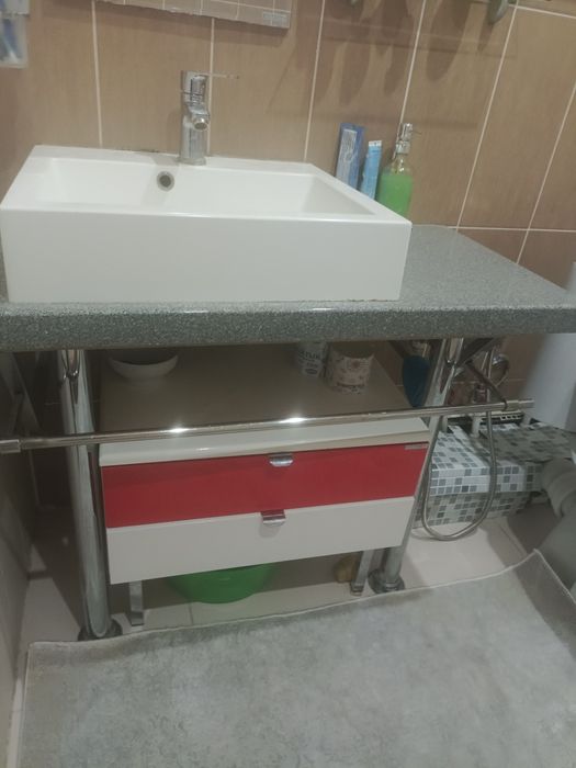 Продам шкаф для ванной с зеркалом