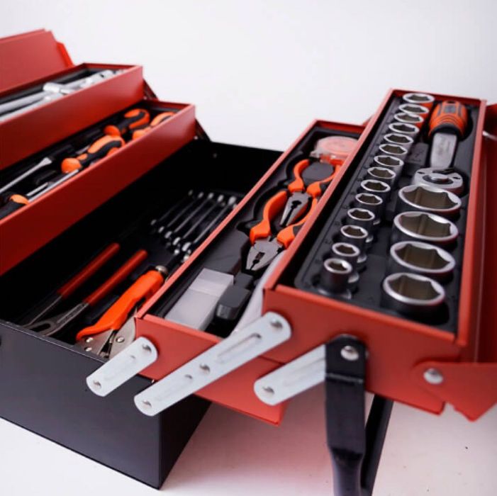 Комплект инструменти 147 бр. в метален куфар!