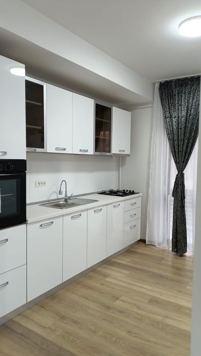 Închiriez VILĂ DE LUX NOUĂ P+1