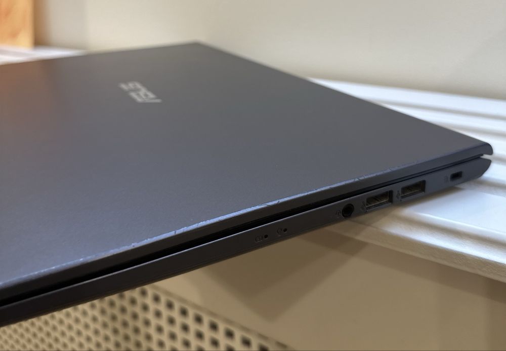 Laptop ASUS VivoBook i5 – 8GB RAM, SSD