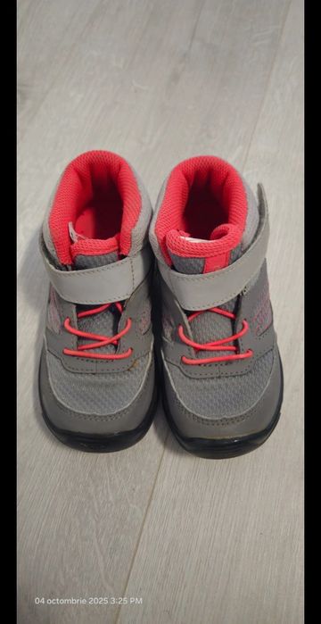 Adidași decatlon pentru drumeții, mărimea 27