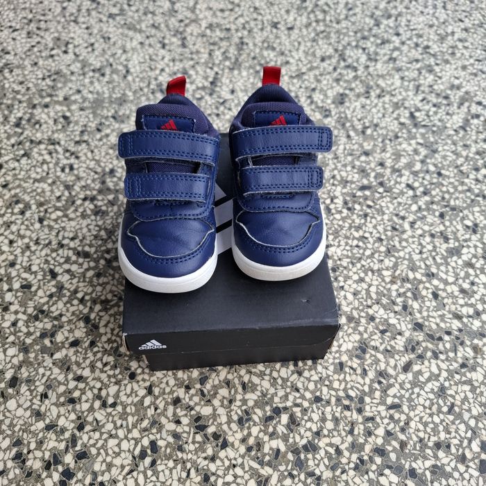 Детски маратонки  адидас.