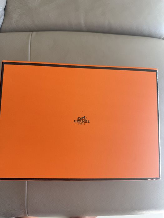 Чехли Hermes със сребърен детайл