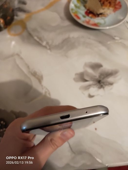 Продам телефон xiaomi redmi 5a ф