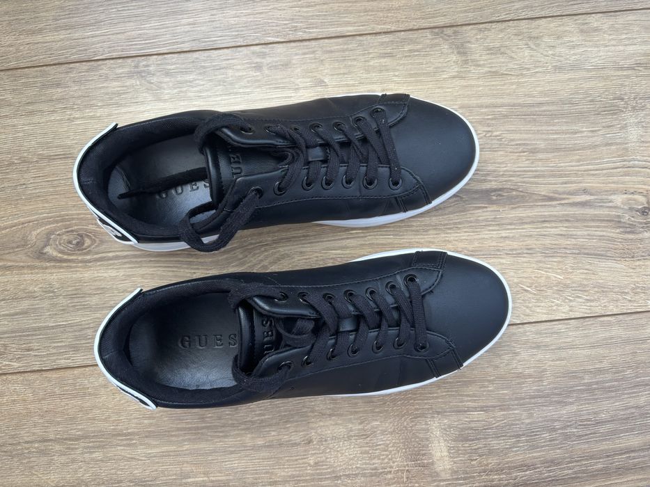 Дамски сникърси ,,Guess’’