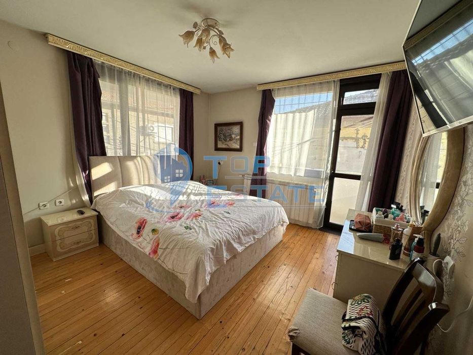 Етаж от къща в  близост до центъра на град Велико Търново