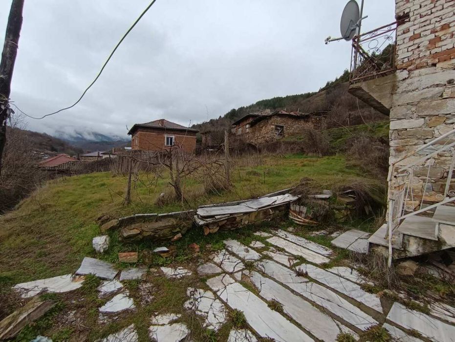 Къща в тихо и спокойно населено място