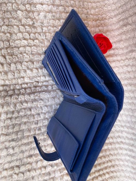 Гравирано дамско портмоне от естествена кожа