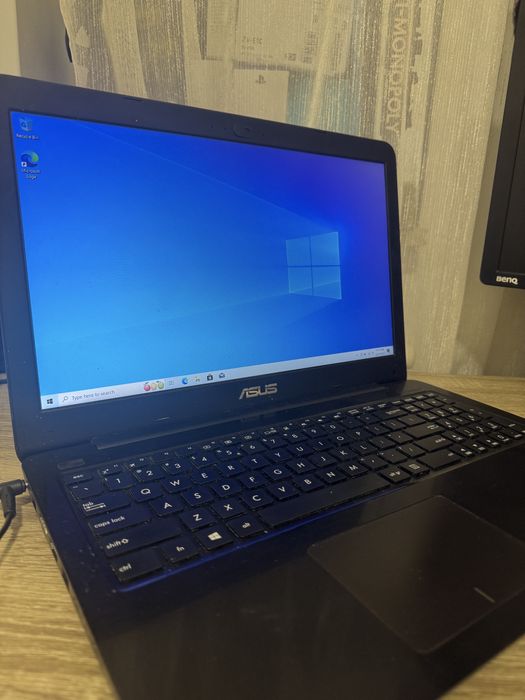 Laptop Asus X556U