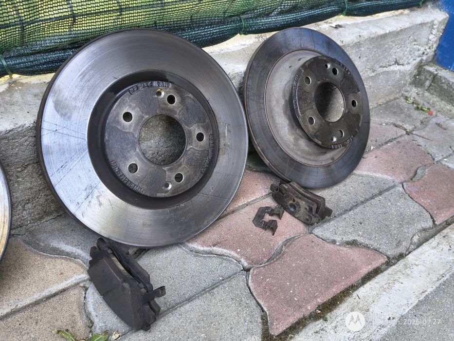 Discuri frână și plăcute ssangyoung Tivoli . 30000 km in stare f buna