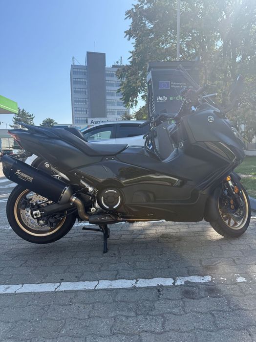 Yamaha T-Max Akrapovic TechMax