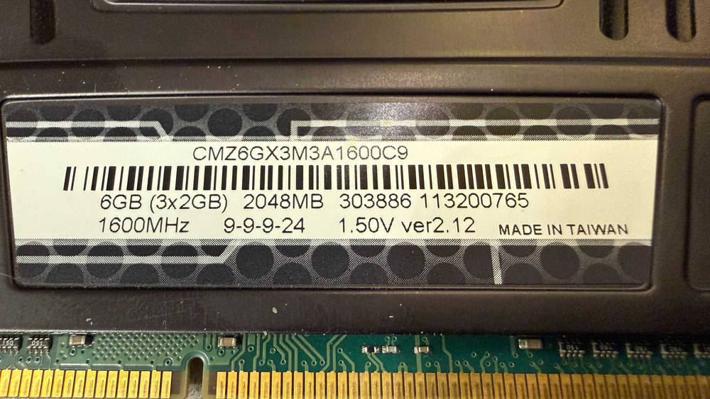 Memorie Desktop CORSAIR Vengeance 6GB 3x2GB DDR3 1600 CMZ6GX3M3A1600C9
